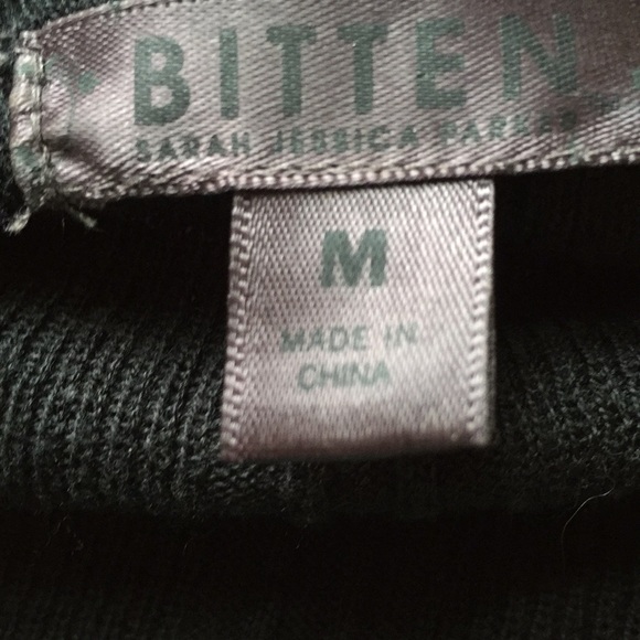 Bitten by Sarah Jessica Parker deep VNeck sweater - Picture 3 of 8